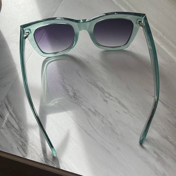 Quay after hours sunglasses - Picture 4 of 5